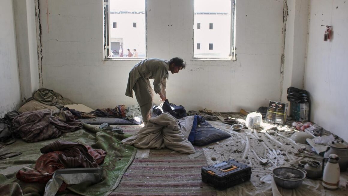 Pakistan Afghanistan open war